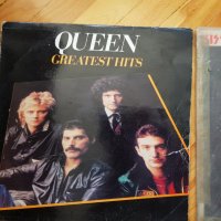 Грамофонни плочи на Queen и на Kiss, снимка 2 - Грамофонни плочи - 33405153