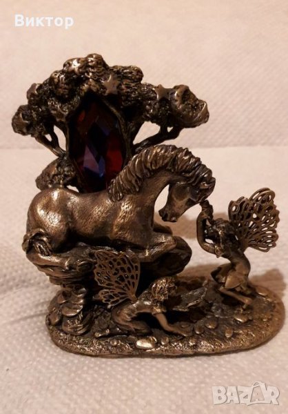 Стара красива метална скулптура- Подарък на магическата сила - Англия, снимка 1