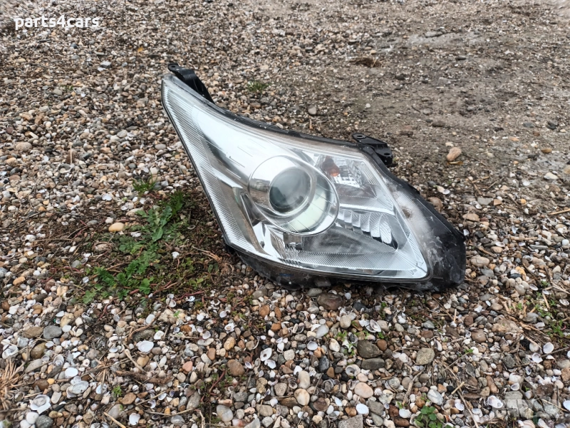 десен фар за тойота авенсис Т27 09 - 12 TOYOTA AVENSIS T27, снимка 1