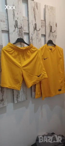 Спортен екип NIKE, снимка 1