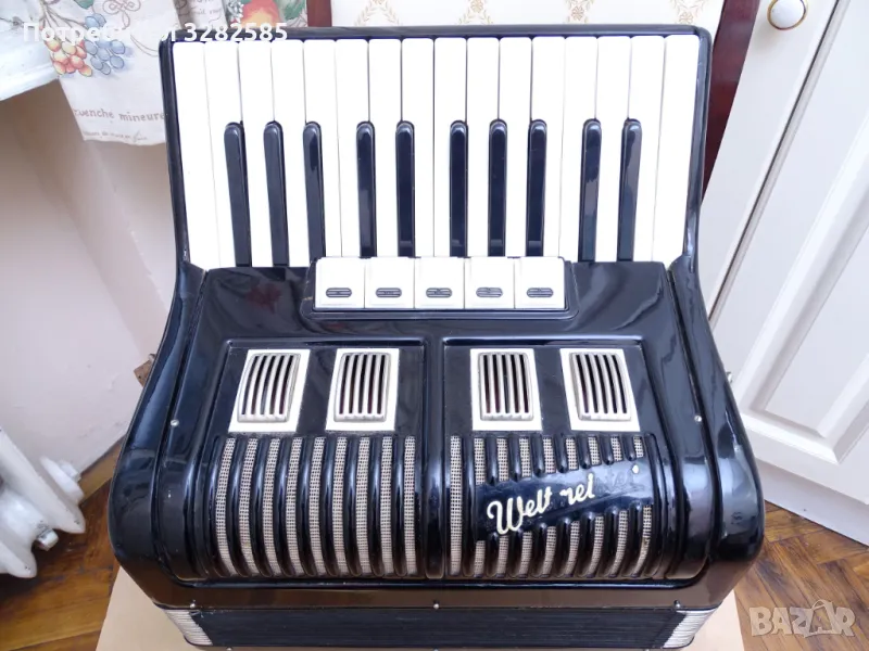 Акордеон Велтмайстер 40 баса, снимка 1
