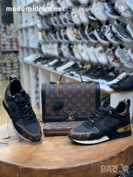 Дамски комплект спортни обувки портфейл и чанта Louis Vuitton код 26, снимка 1