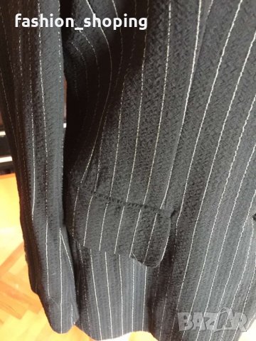 Дамски блейзер Moschino, размер М/L, снимка 4 - Сака - 32667841