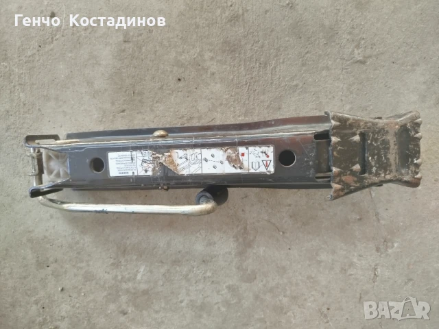 Продавам крик за Мазда 6 , оригинален , снимка 2 - Аксесоари и консумативи - 50844208