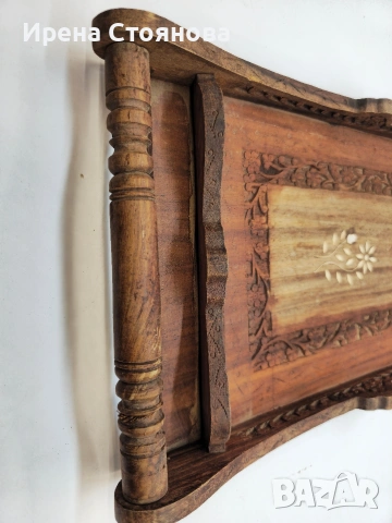 Винтидж табла за сервиране с ръчно резбовани флорални елементи, произход Индия около 1970 г. , снимка 8 - Декорация за дома - 53391589