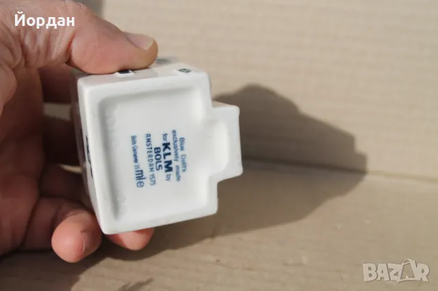 колекционерска порцеланова фигурка / шише Холандска къща ''Bols KLM'', снимка 5 - Колекции - 49483588