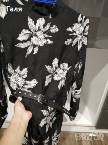 Рокля Guess, снимка 2 - Рокли - 33325492