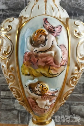 Порцеланова ваза Capodimonte, снимка 4 - Вази - 51277562