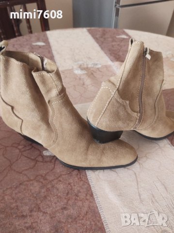 велурени боти 