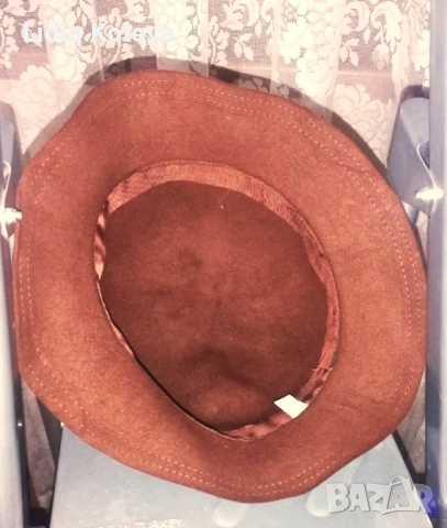 Дамско бомбе в шоколадов цвят, велур., снимка 3 - Шапки - 52792281