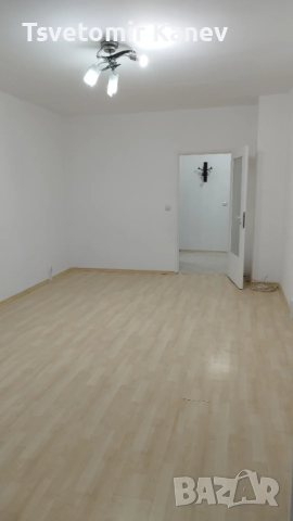 Двустаен уширен пригоден на тристаен апартамент 74кв.м. Трендафил 2