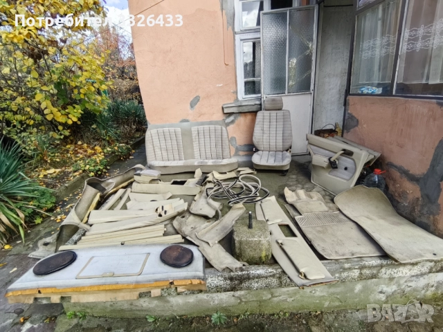 Светло бежов интериор от Мерцедес 190 