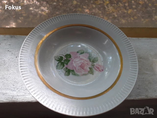 Порцеланова чиния с роза и златен кант маркировка порцелан, снимка 4 - Антикварни и старинни предмети - 53452792