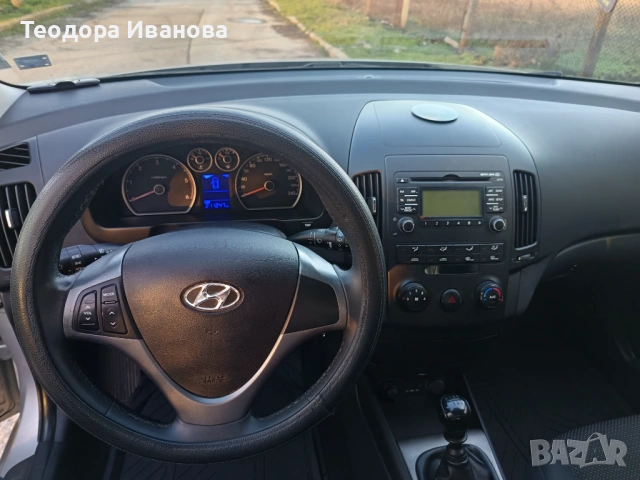 Хюндай i30 1.6 CRDI, снимка 8 - Автомобили и джипове - 53426239