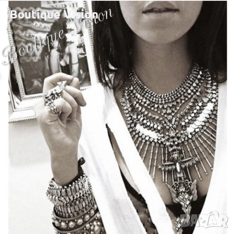 Ново! Стилно колие с камъни