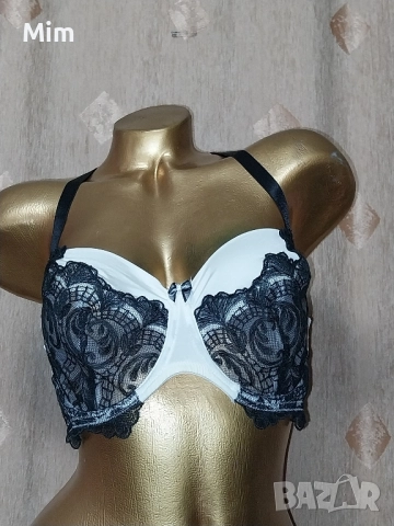 Hunkemoller 80 F Бял сутиен с черна дантела , снимка 5 - Бельо - 51558515