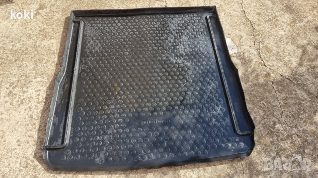 Стелка за багажник за Ади А6 комби 2006г