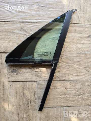 Оригинално тригълно стъкло от предна лява врата за Porsche Macan