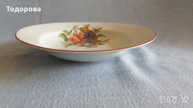 Порцеланови чинии- 2 броя, снимка 3 - Чинии - 33499789