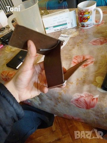 кожен портфейл за банкноти и още един чисто нови черния не е boss но е чисто нов, снимка 7 - Портфейли, портмонета - 53410119