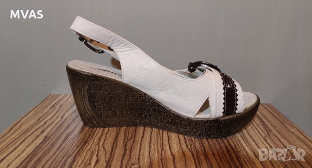 Нови кожени сандали 36 номер бели ежедневни, снимка 3 - Дамски ежедневни обувки - 29021589
