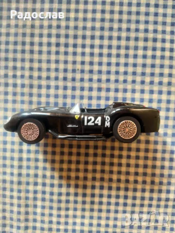 Bburago Ferrari 250 Testa Rossa, снимка 2 - Колекции - 49568704