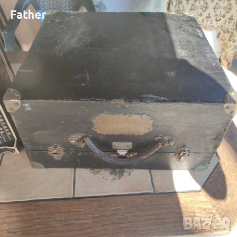 Колекционерски ретро акордеон Maximilien Vichoff, снимка 14 - Акордеони - 51787016