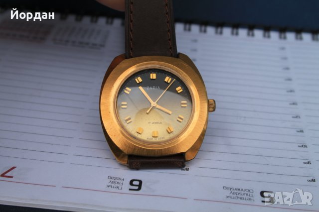 Рядък модел СССР часовник ''Заря'' 40 мм , снимка 2 - Антикварни и старинни предмети - 40350329
