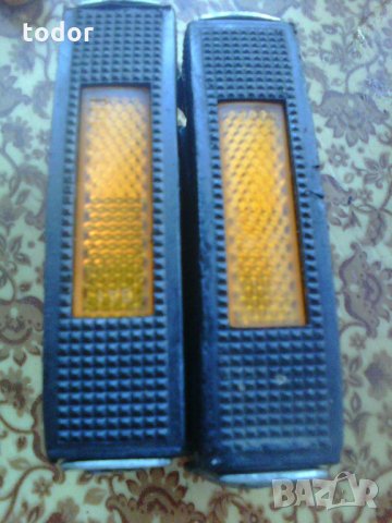 продавам гуми 28цола,педали,звънчета,грипове,спирачки,чифт 26 цола гуми., снимка 8 - Велосипеди - 32965979