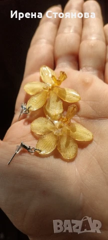 Обеци с естествен цвят на мини орхидея., снимка 5 - Обеци - 50995451