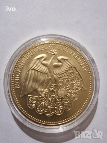 позлатен медал в капсула, снимка 10 - Антикварни и старинни предмети - 51219874