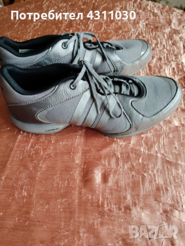 Оригинални маратонки Nike  Adidas 40 2/3 номер