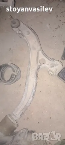 Носач ляв за вояджер 4