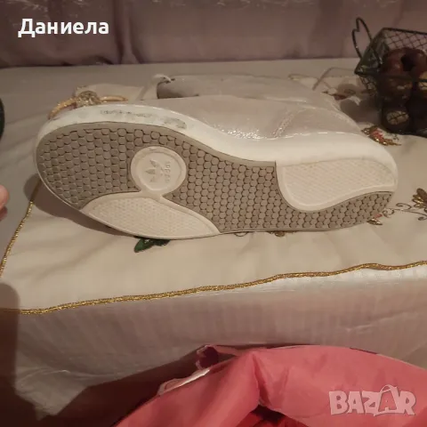 Оригинални апрески Adidas , снимка 4 - Дамски апрески - 47721141