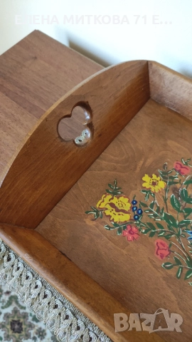 Стабилен дървен поднос/табла с дръжки и декорирано дъно, снимка 3 - Аксесоари за кухня - 51659985