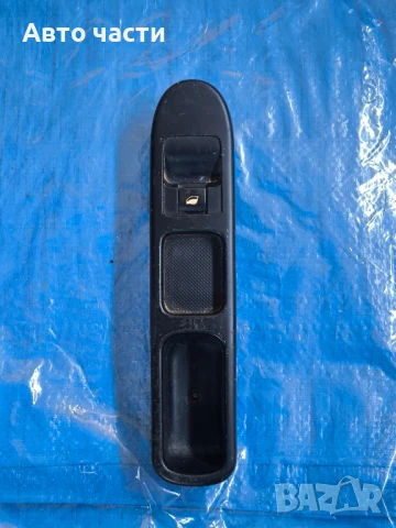 Преден десен бутон стъкло Peugeot 307 2.0 HDI 90 конски сили 