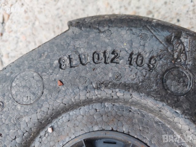 Стойка Аварийни Инструменти Ауди А3 - А4 - 8L0012109 N, снимка 3 - Части - 36974055