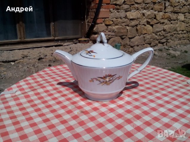 Порцеланов чайник #2, снимка 1 - Антикварни и старинни предмети - 28607792