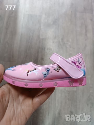 светещи детски обувки 