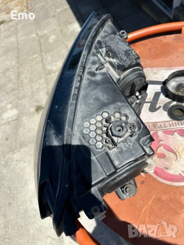 Ляв фар фолцваген кади, снимка 4 - Части - 50862813