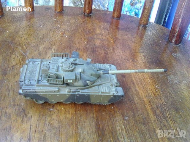 Пластмасов модел на съвременен английски танк