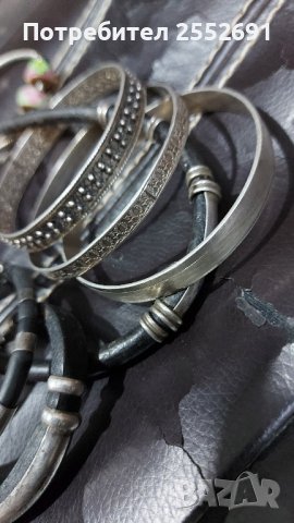 Колие, снимка 11 - Колиета, медальони, синджири - 29829828