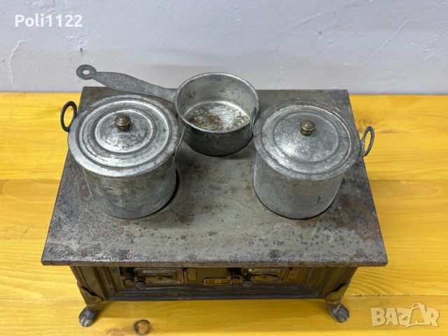 Антична миниатюрна детска печка с фурна – Wurtemberg, с аксесоари, снимка 2 - Колекции - 53384446