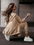 🌸 STBoutique – Дамски Стилен Бежов Комплект със Суитшърт и Панталони 🌸, снимка 5