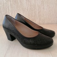 Обувки , снимка 1 - Дамски обувки на ток - 38239228