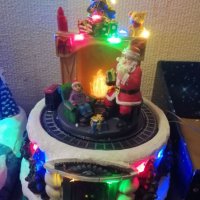 Коледни LED светещи сцени с 8 Коледни мелодии на MAGIC VILLAGЕ., снимка 6 - Декорация за дома - 42599090