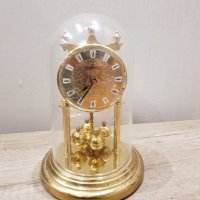 Немски настолен кварцов часовник с колба, снимка 1 - Антикварни и старинни предмети - 38333403