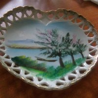 Стара порцеланова изрисувана китайска чинийка, снимка 1 - Антикварни и старинни предмети - 36619619
