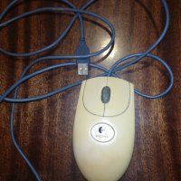 Мишка за компютър , снимка 1 - Кабели и адаптери - 32576063