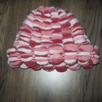 Бебешка зимна шапка в червено и бяло, снимка 2 - Бебешки шапки - 27312145